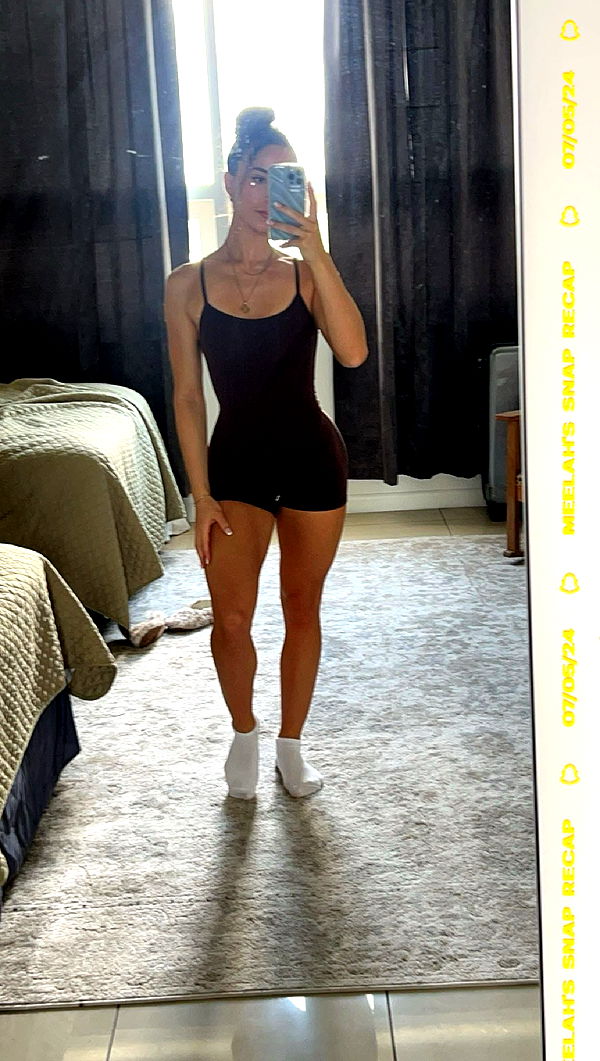 meelahrobbins image ~ Altpins