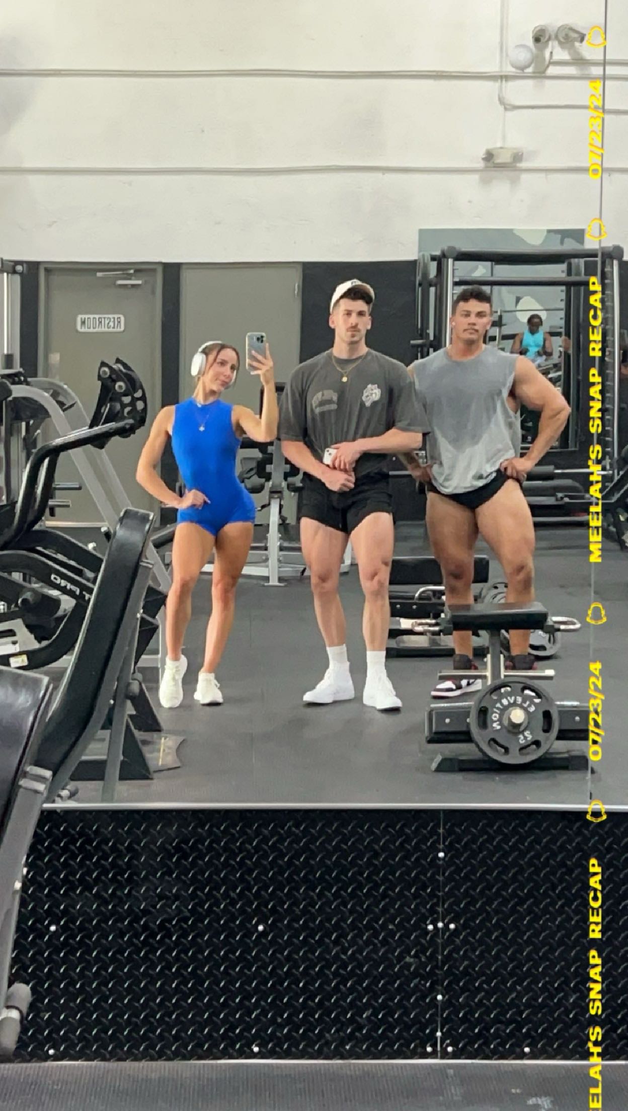 meelahrobbins snapchat image archive image