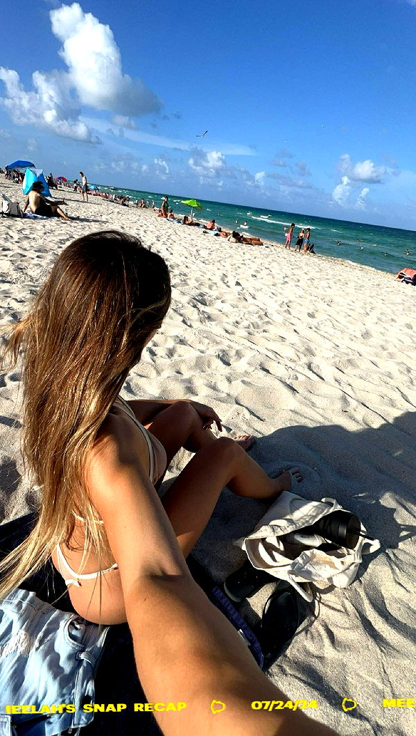 meelahrobbins image ~ Altpins