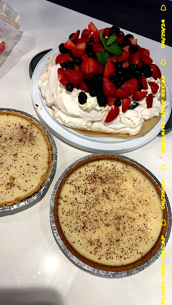 meelahrobbins image ~ Altpins