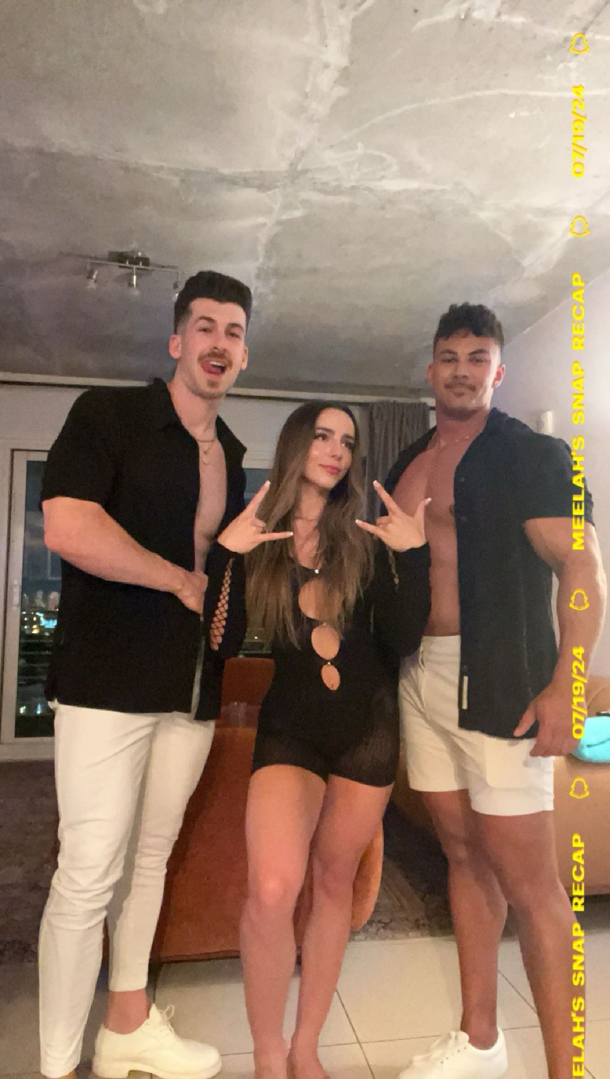 meelahrobbins snapchat image archive image