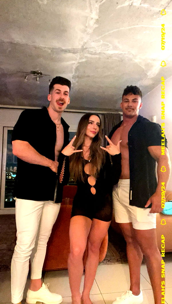 meelahrobbins image ~ Altpins