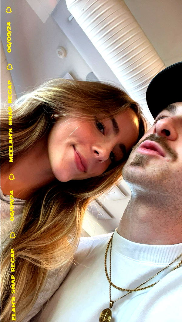 meelahrobbins image ~ Altpins