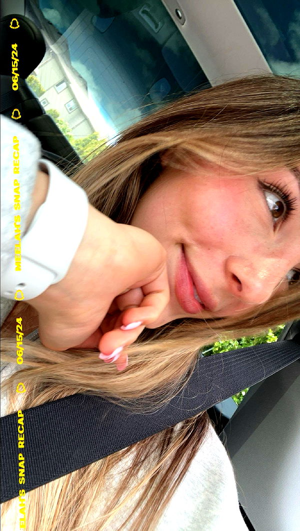 meelahrobbins image ~ Altpins