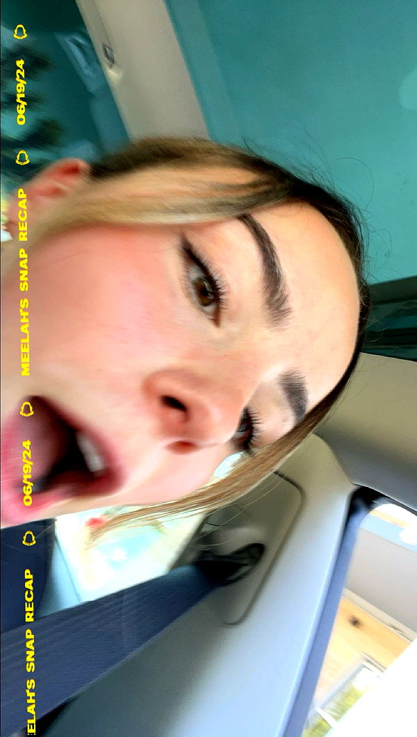 meelahrobbins image ~ Altpins