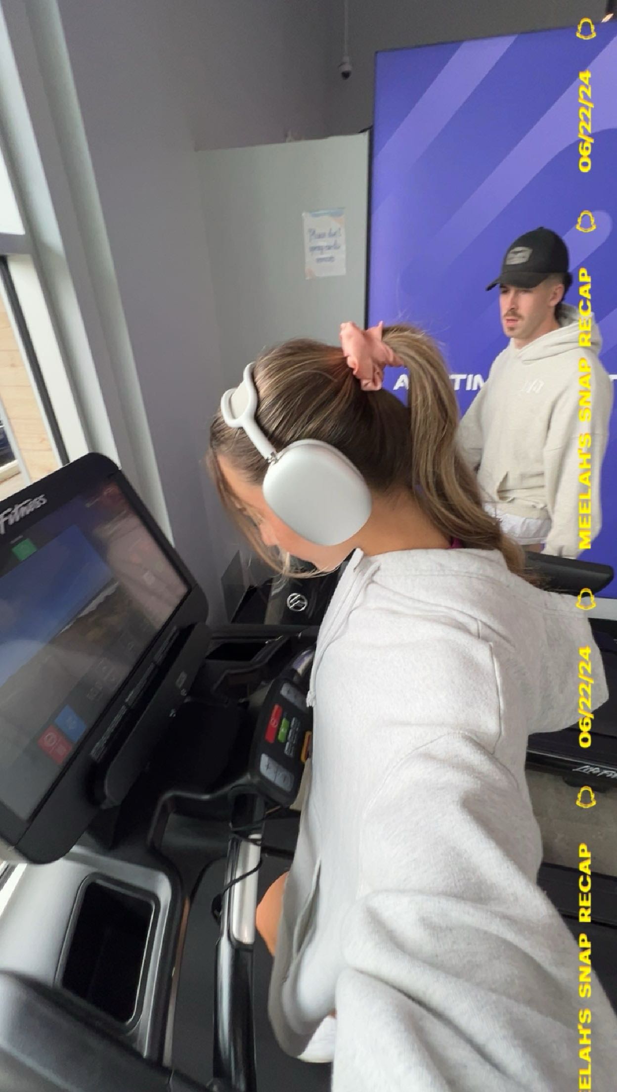 meelahrobbins snapchat image archive image