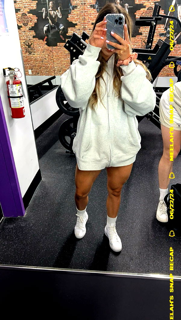 meelahrobbins image ~ Altpins