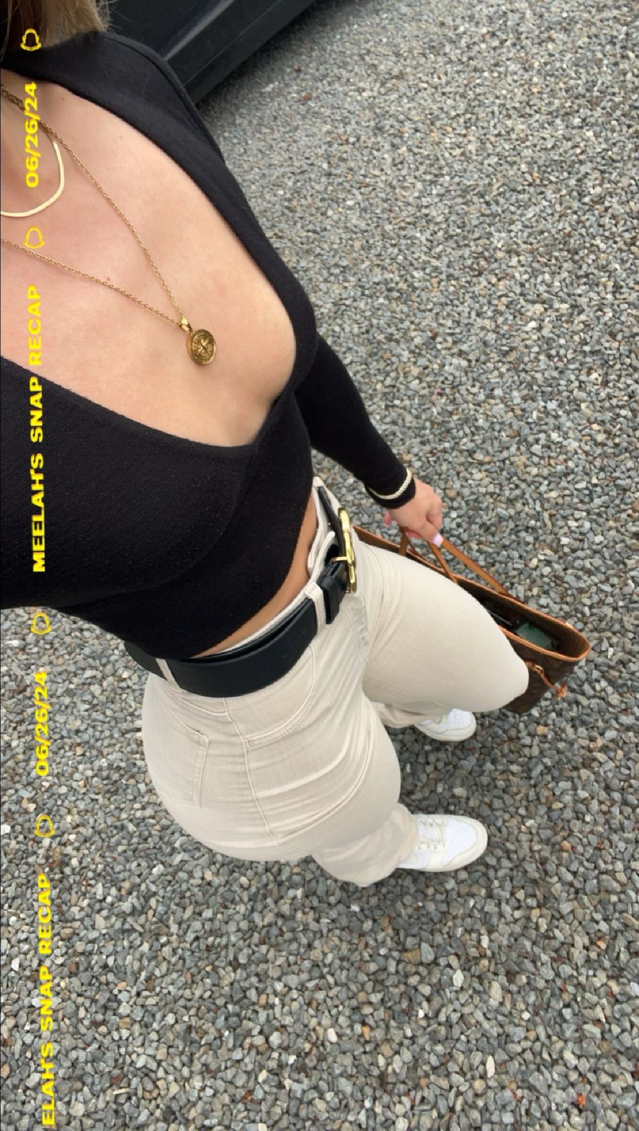 meelahrobbins snapchat image archive image