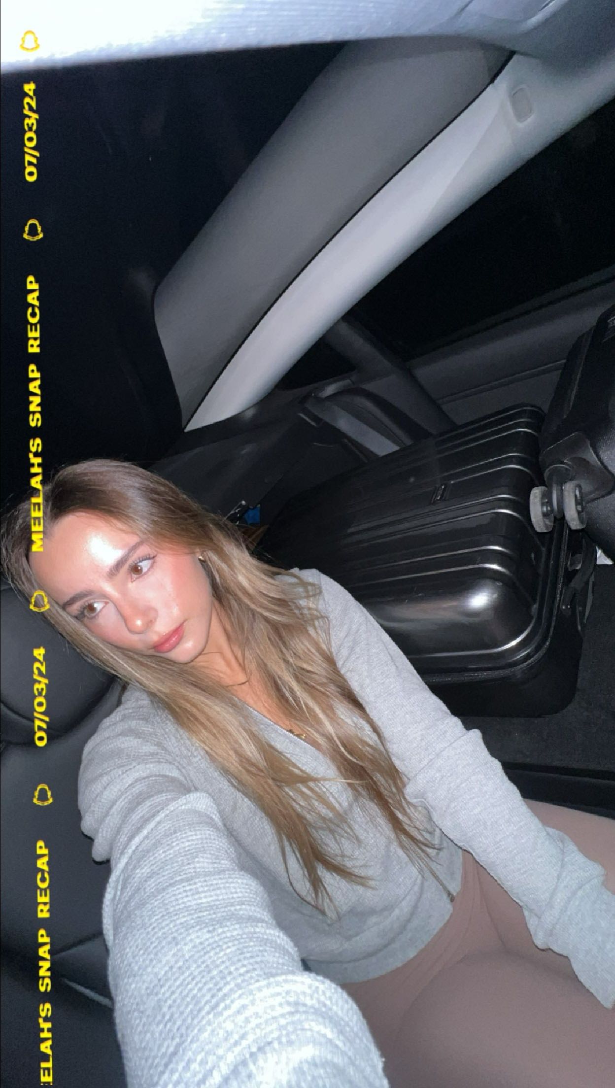 meelahrobbins snapchat image archive image