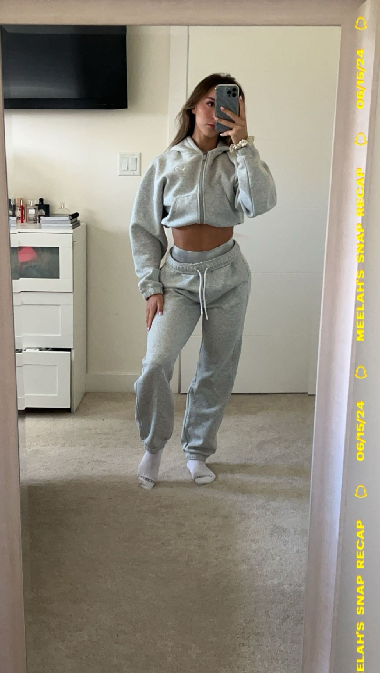 meelahrobbins snapchat image archive image