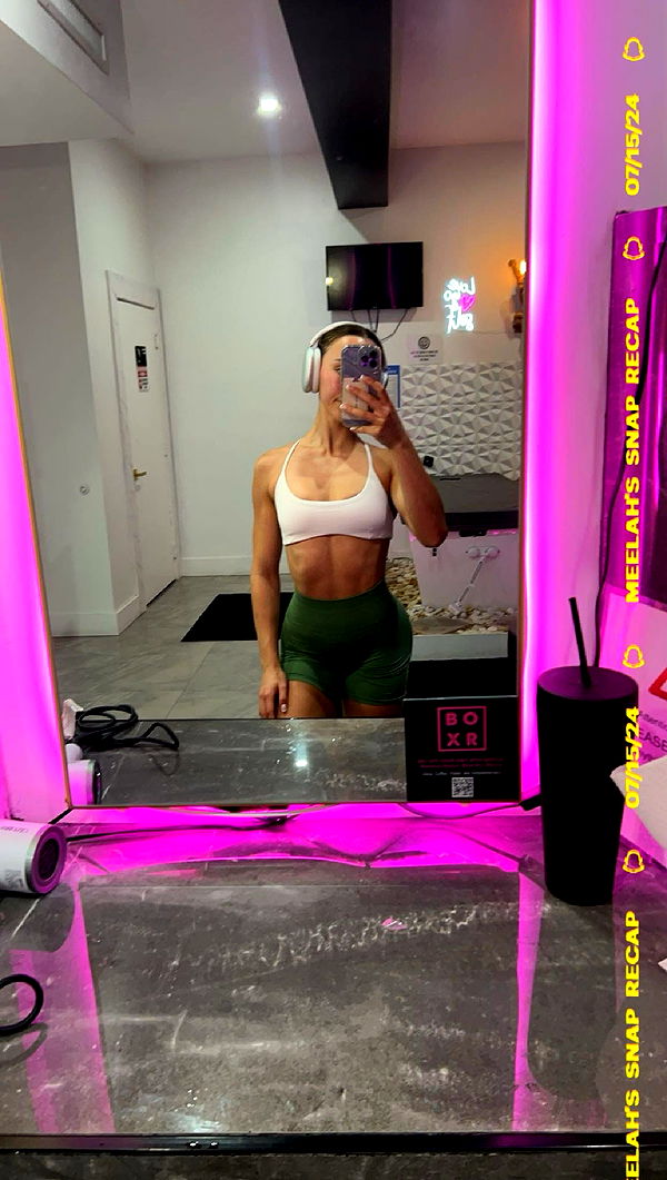 meelahrobbins image ~ Altpins