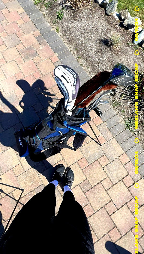 meelahrobbins image ~ Altpins