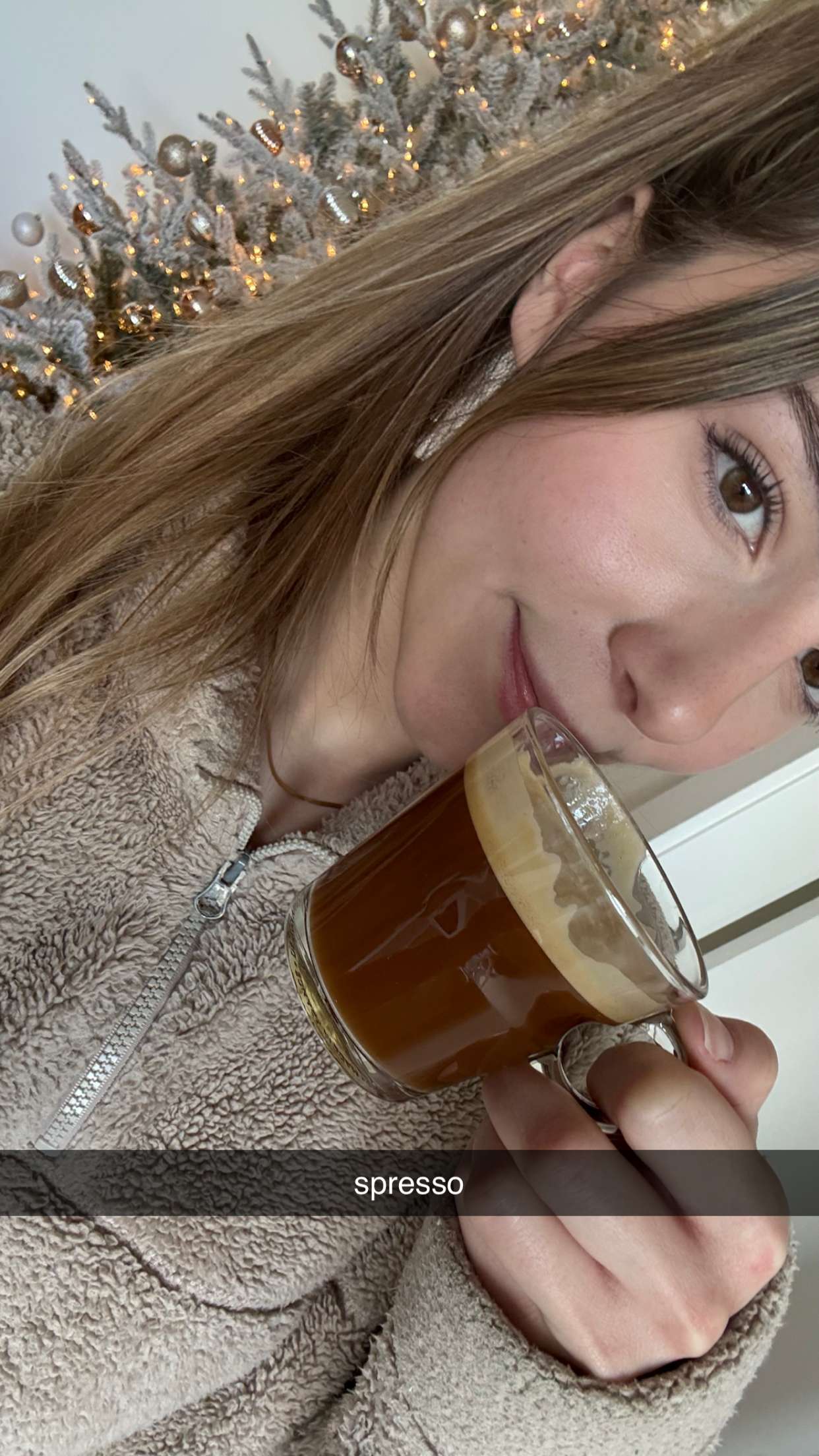 meelahrobbins snapchat image archive image