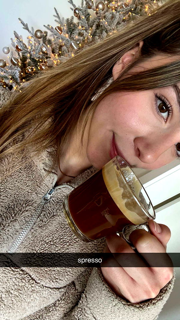 meelahrobbins image ~ Altpins