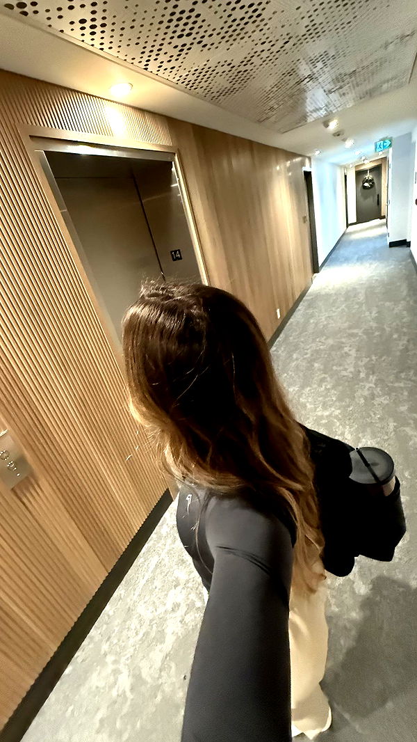 meelahrobbins image ~ Altpins