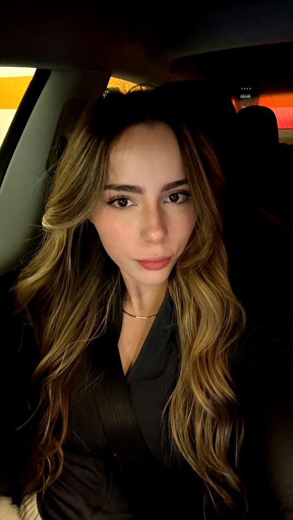 meelahrobbins image ~ Altpins