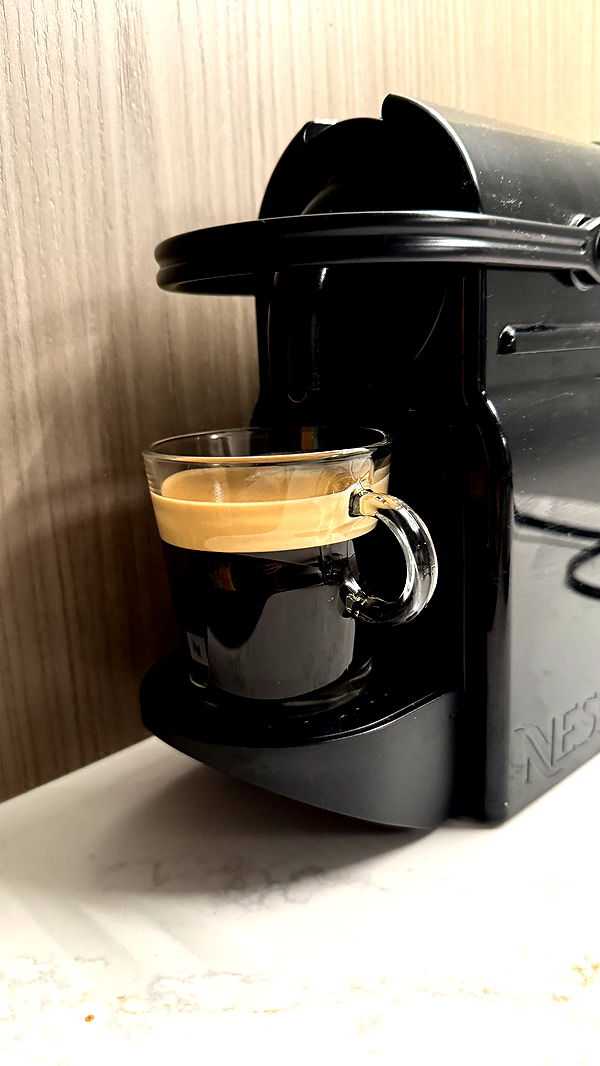 meelahrobbins image ~ Altpins