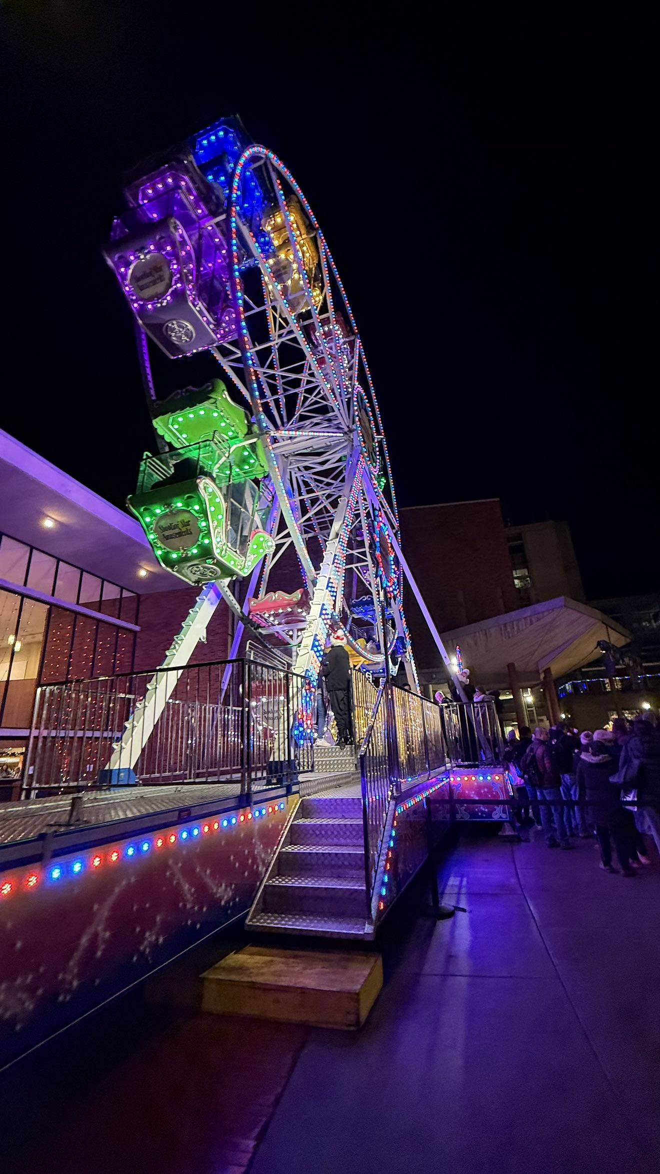 meelahrobbins snapchat image archive image