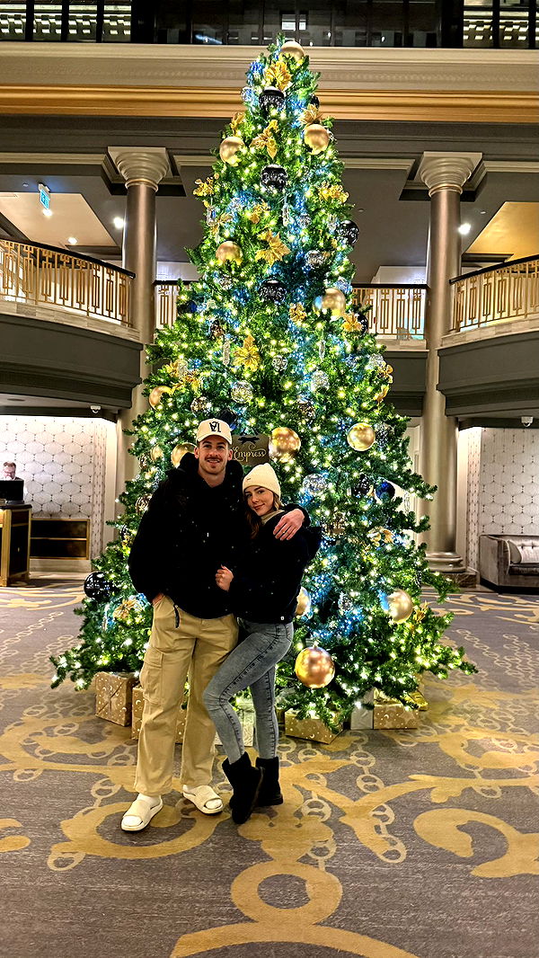 meelahrobbins image ~ Altpins