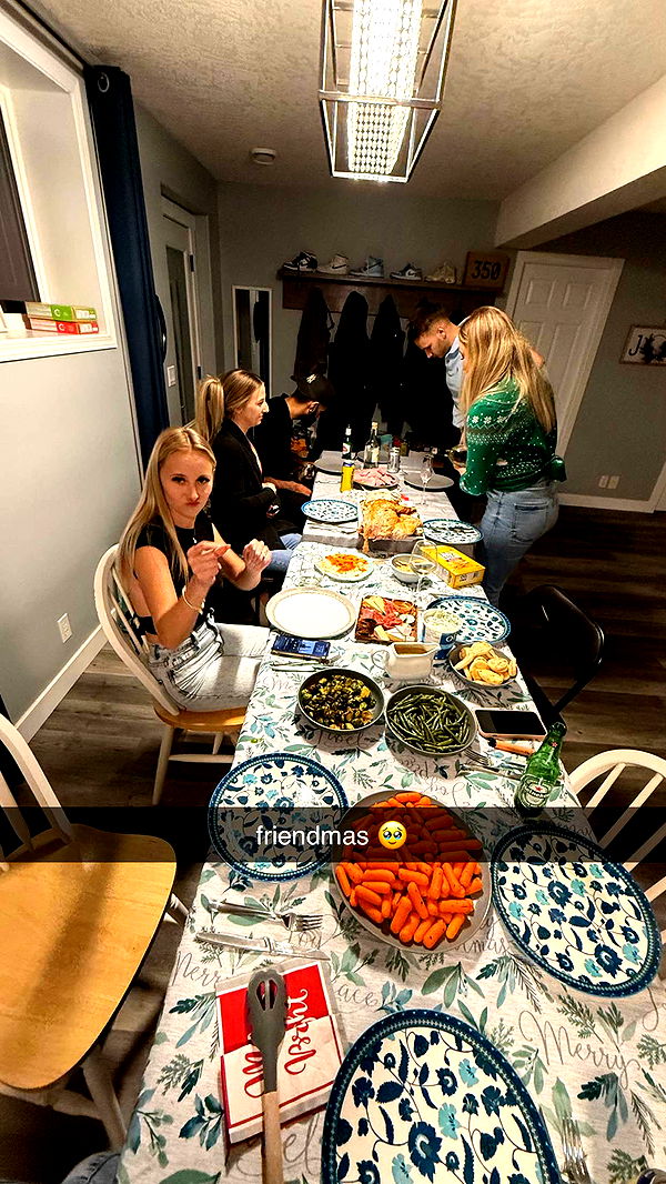 meelahrobbins image ~ Altpins