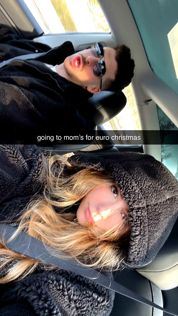 meelahrobbins image ~ Altpins