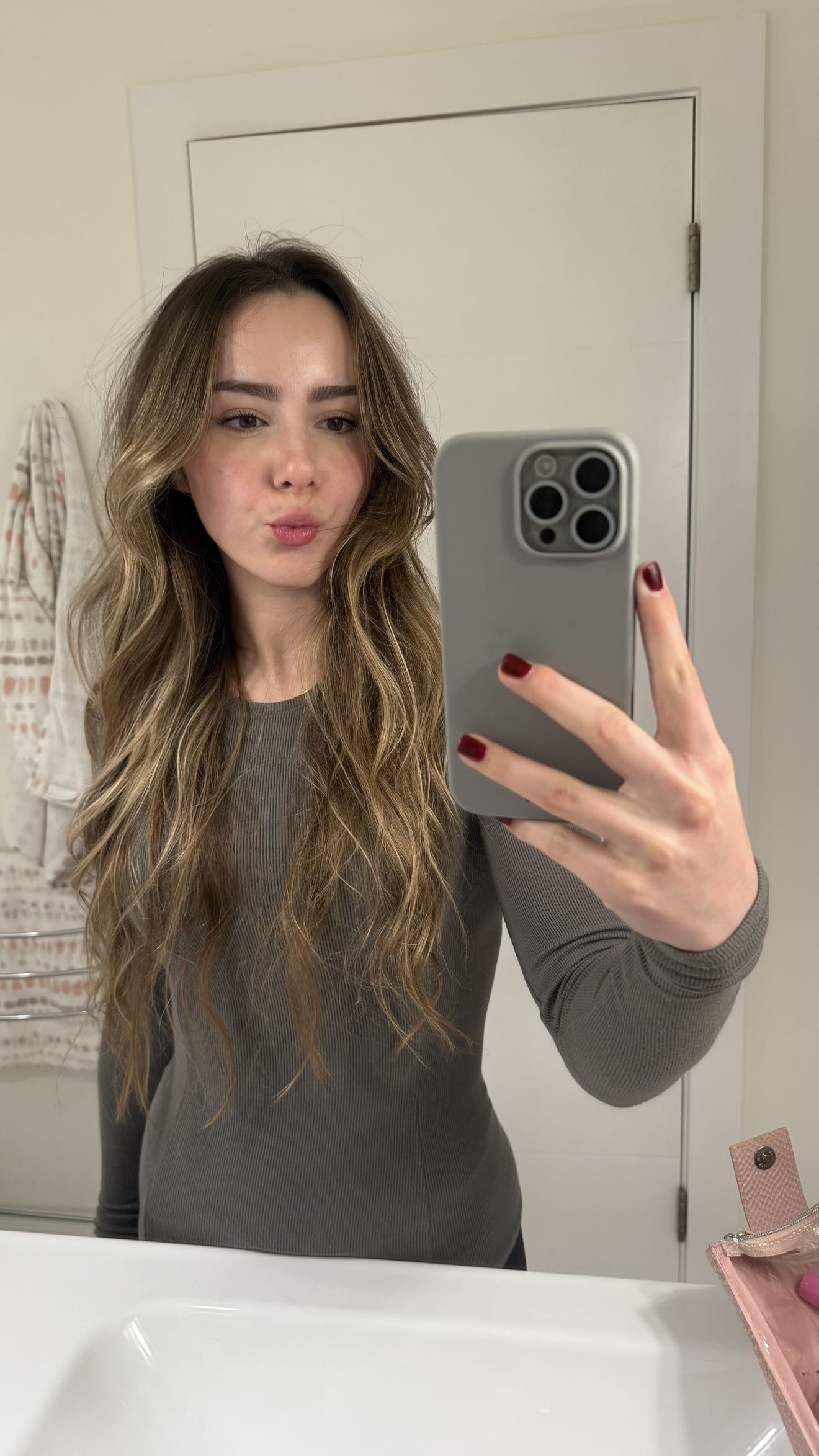 meelahrobbins snapchat image archive image