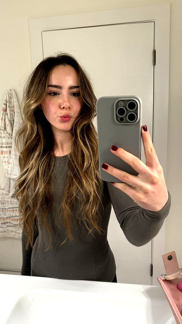 meelahrobbins image ~ Altpins