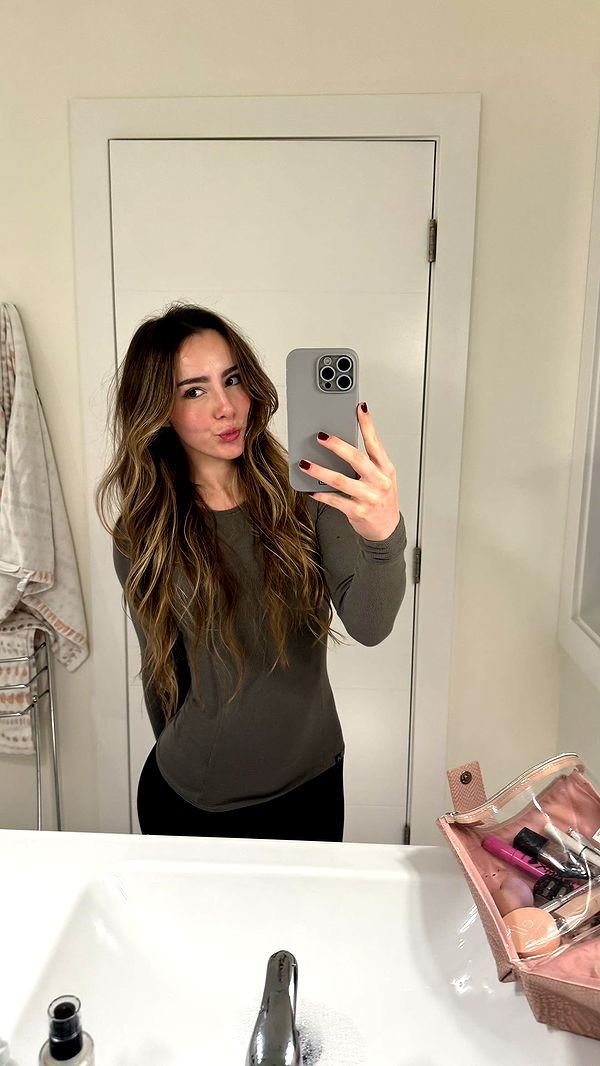 meelahrobbins image ~ Altpins