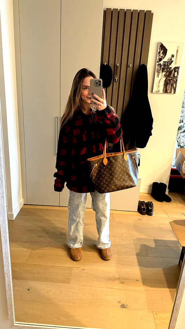 meelahrobbins image ~ Altpins