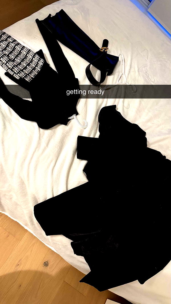 meelahrobbins image ~ Altpins