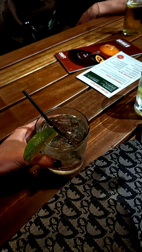 meelahrobbins image ~ Altpins