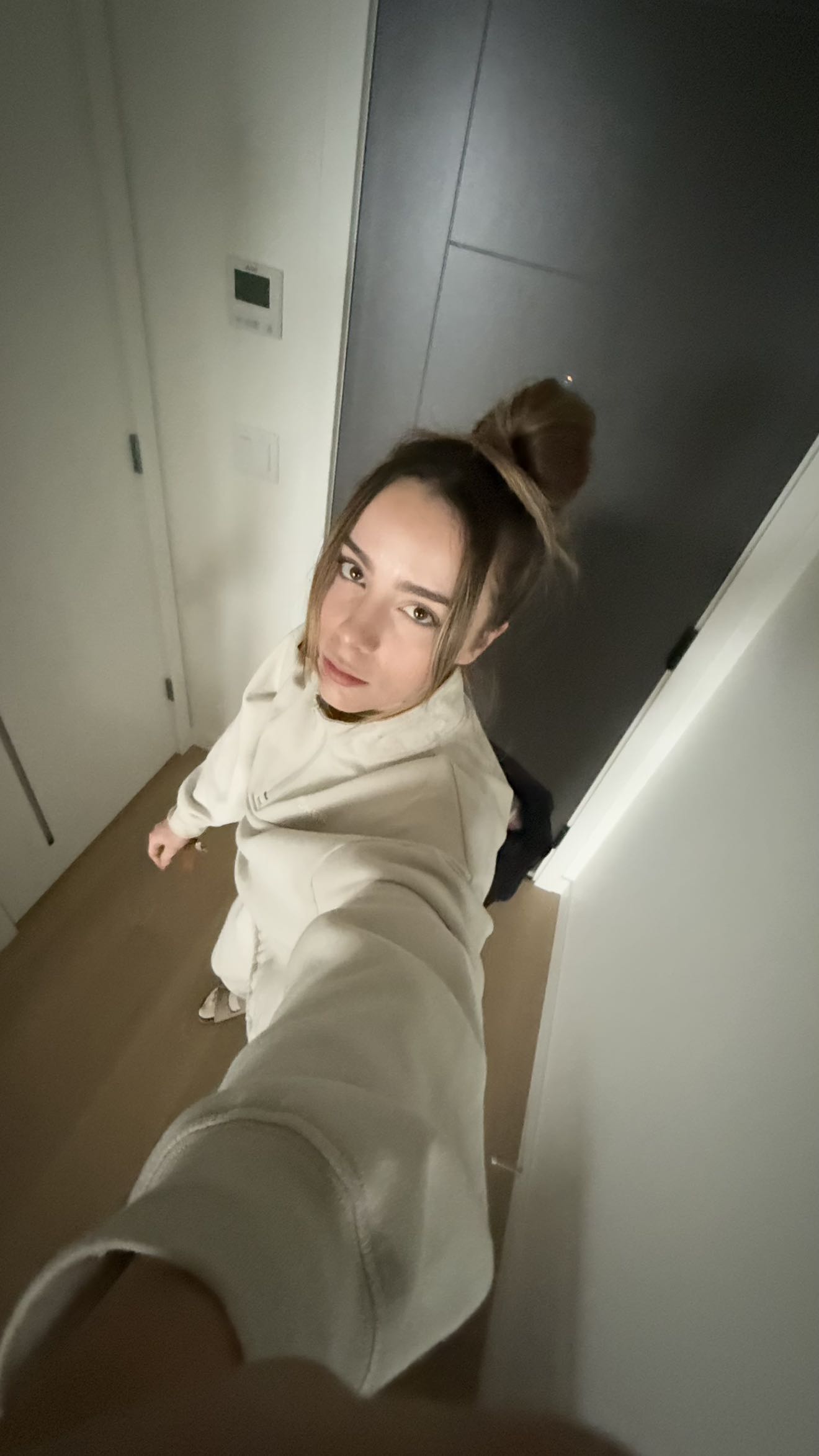 meelahrobbins snapchat image archive image