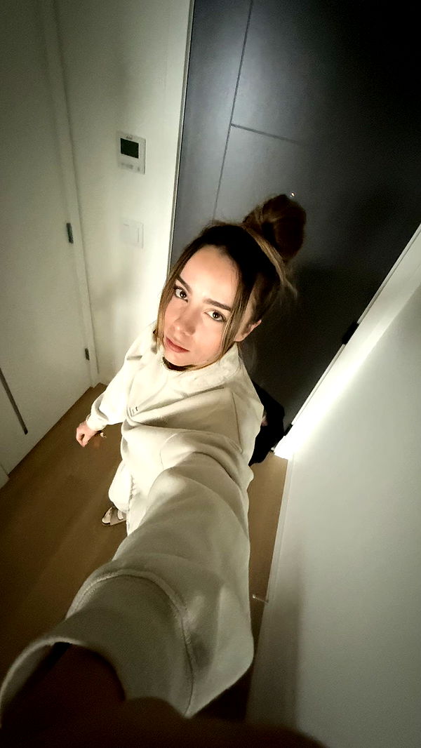 meelahrobbins image ~ Altpins