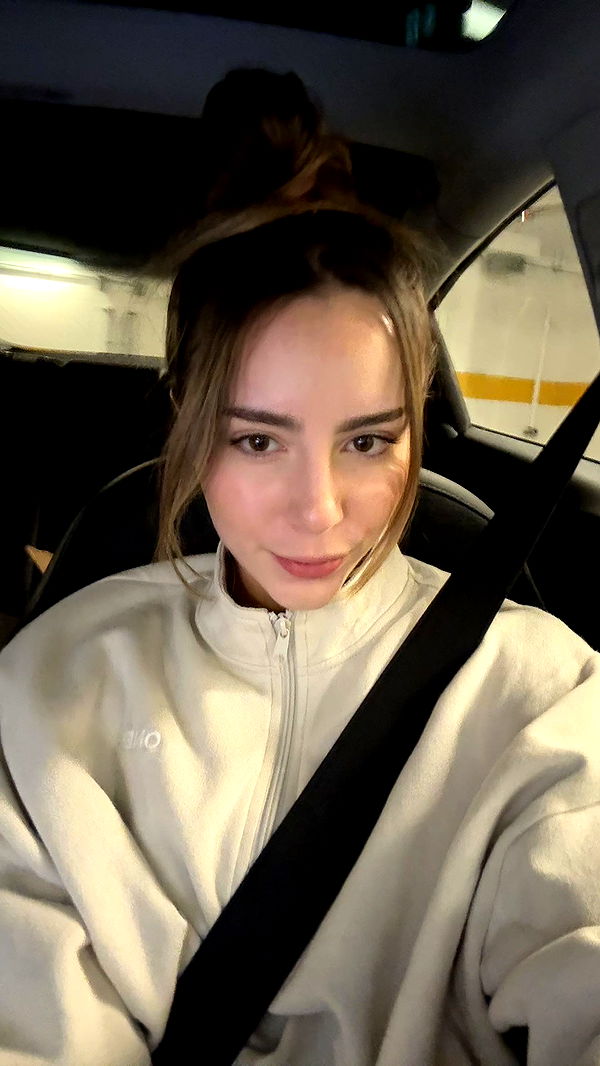 meelahrobbins image ~ Altpins