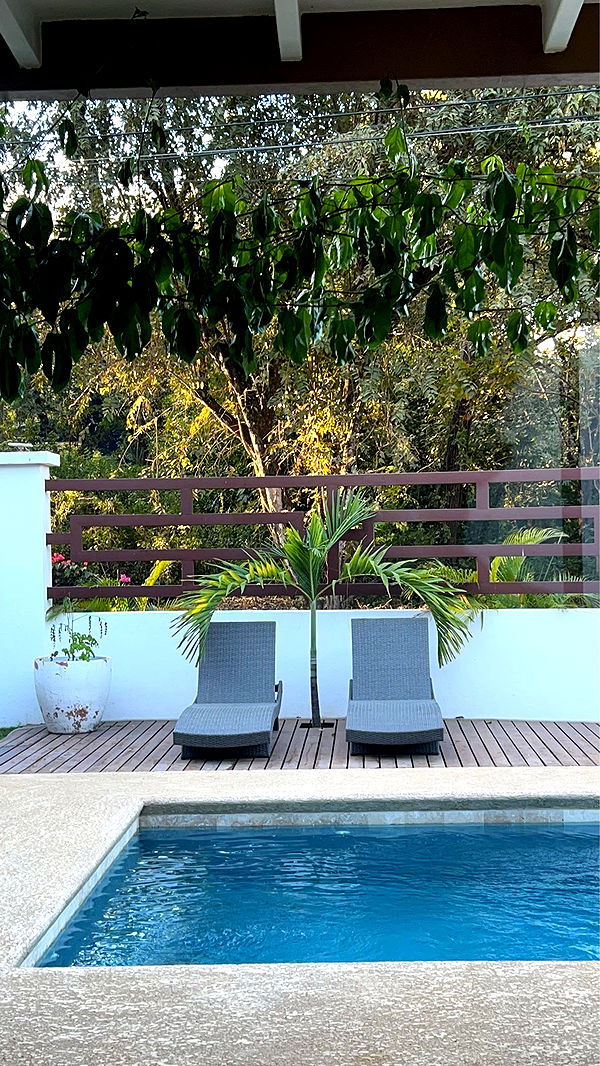 meelahrobbins image ~ Altpins