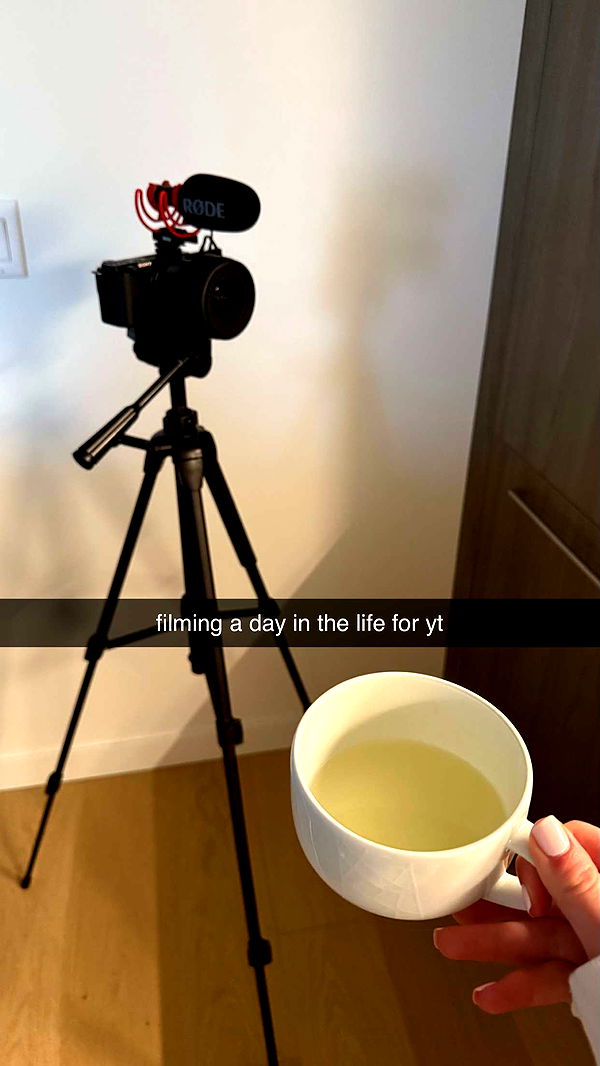 meelahrobbins image ~ Altpins