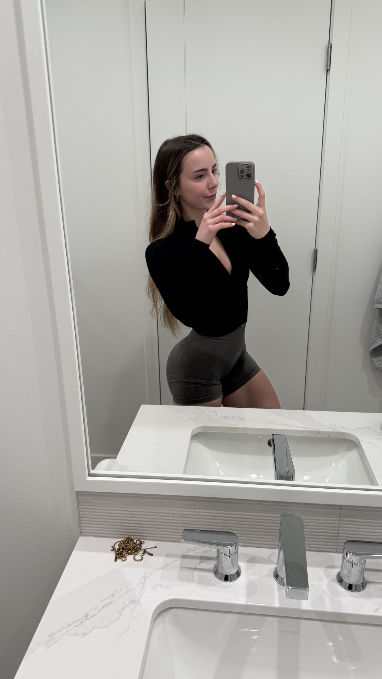 meelahrobbins snapchat image archive image