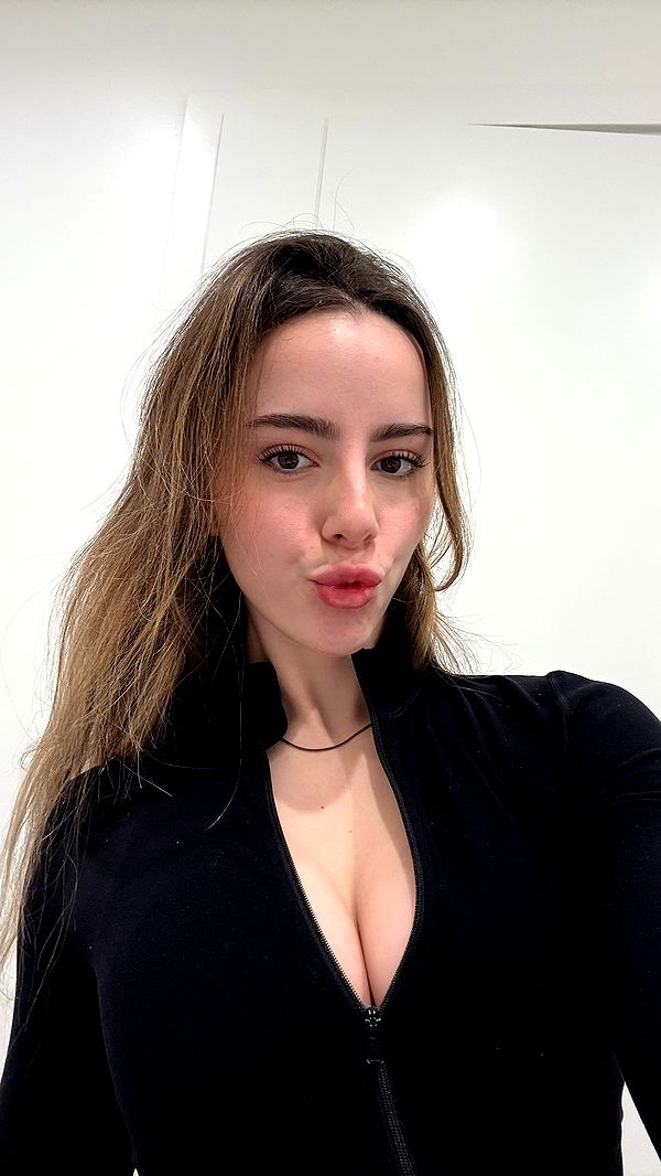 meelahrobbins image ~ Altpins