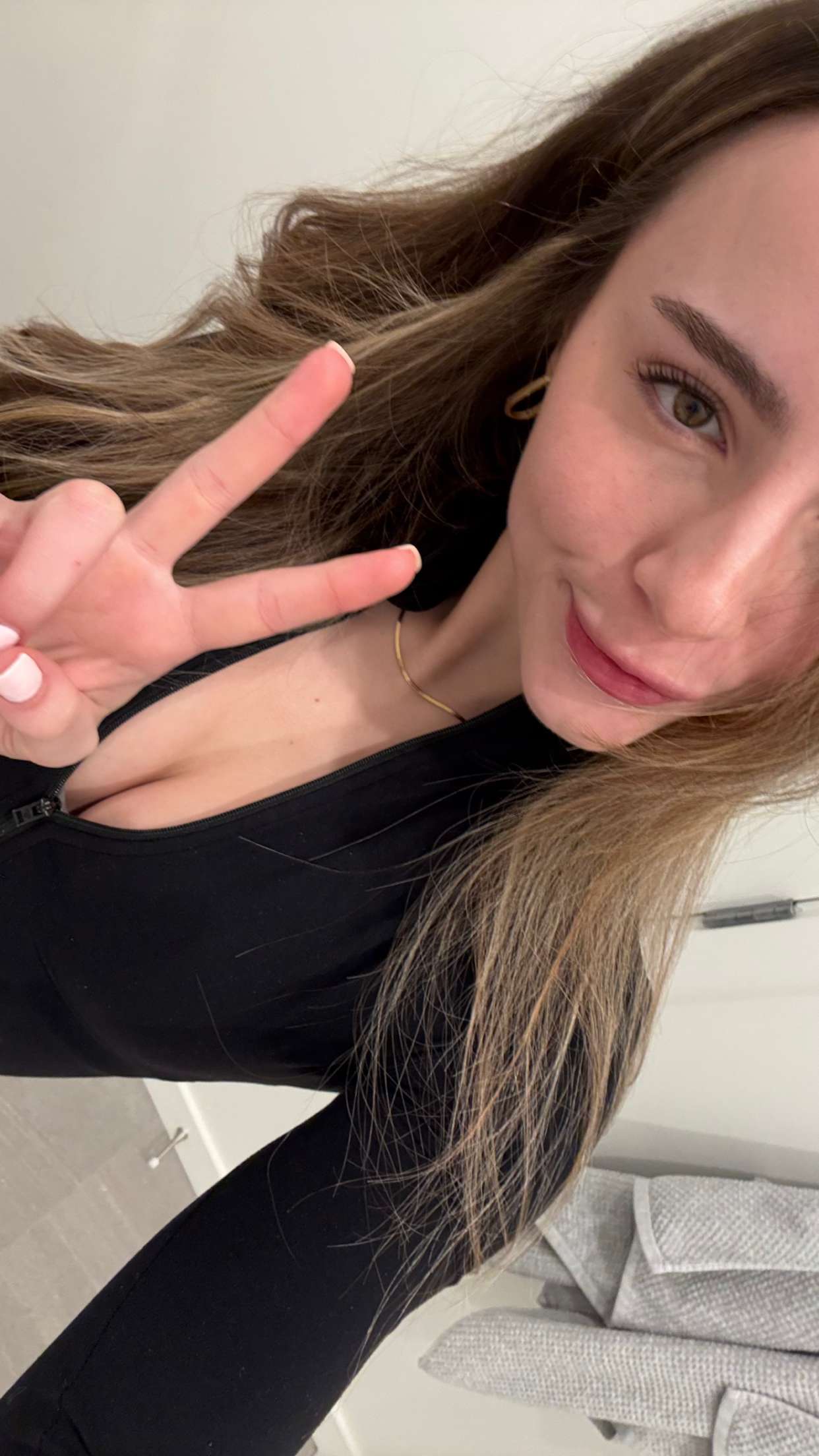 meelahrobbins snapchat image archive image