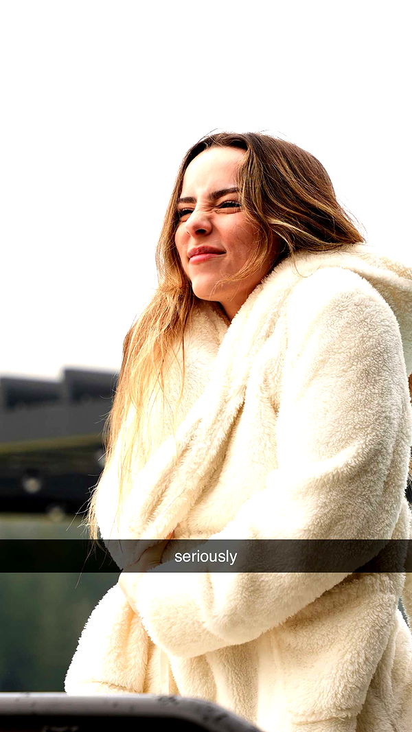 meelahrobbins image ~ Altpins