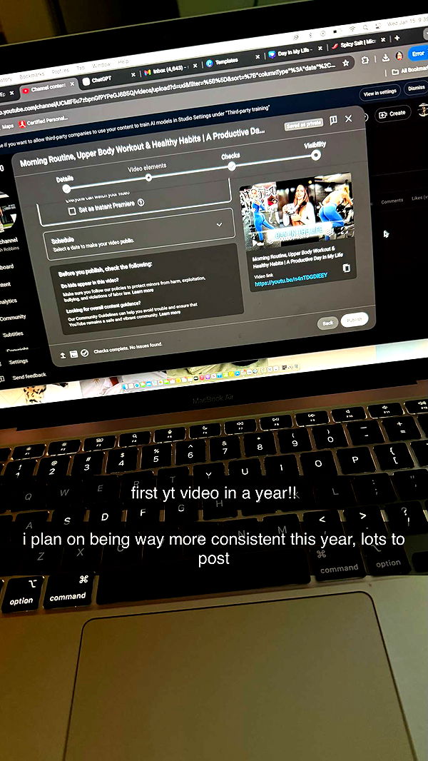 meelahrobbins image ~ Altpins