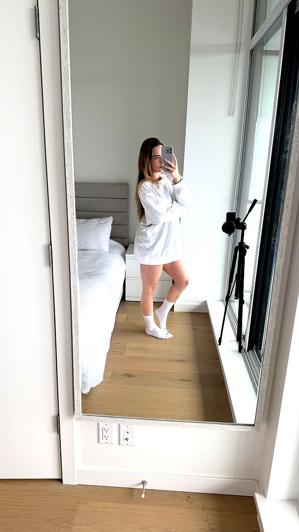 meelahrobbins image ~ Altpins