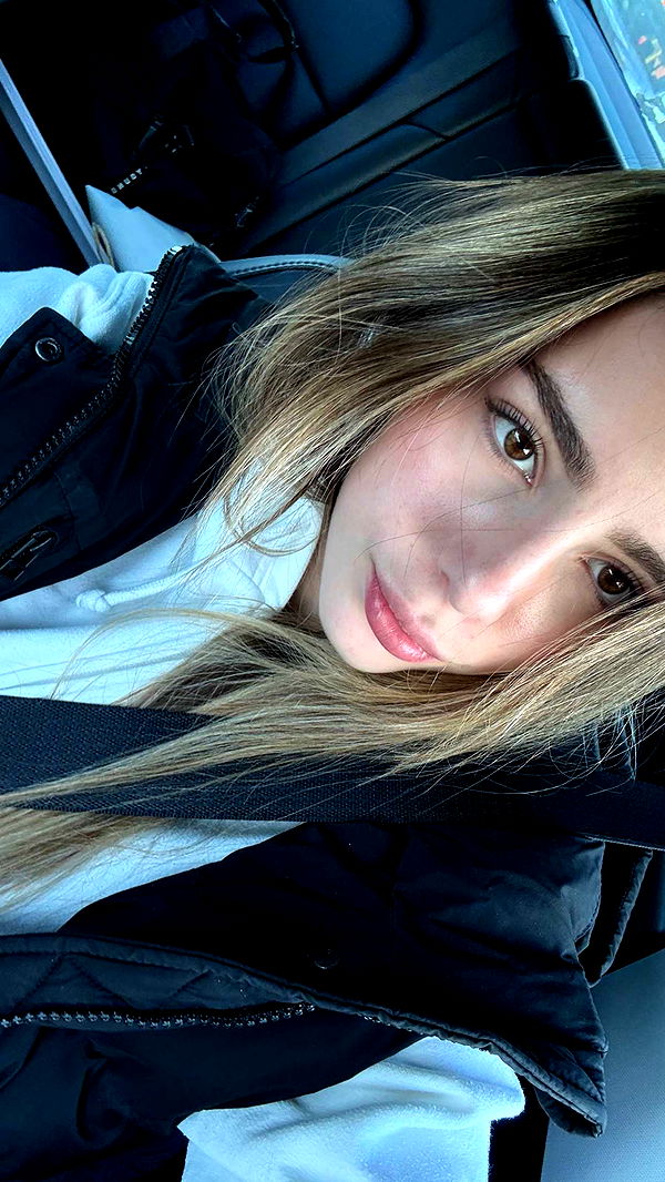 meelahrobbins image ~ Altpins