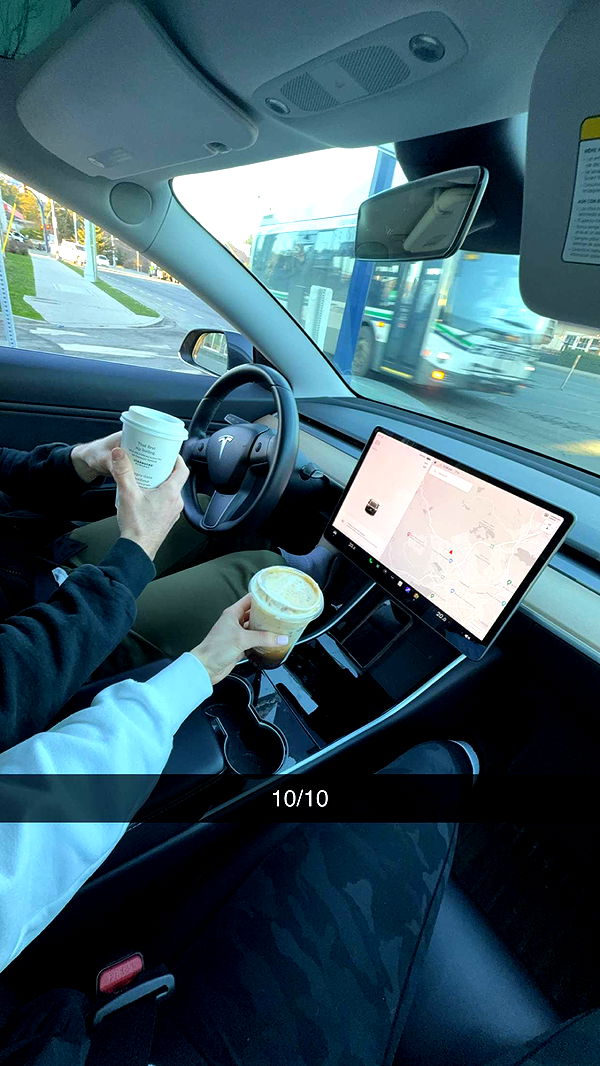 meelahrobbins image ~ Altpins