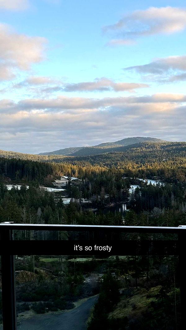 meelahrobbins image ~ Altpins