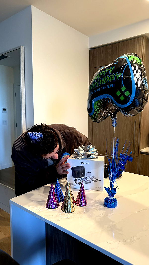 meelahrobbins image ~ Altpins