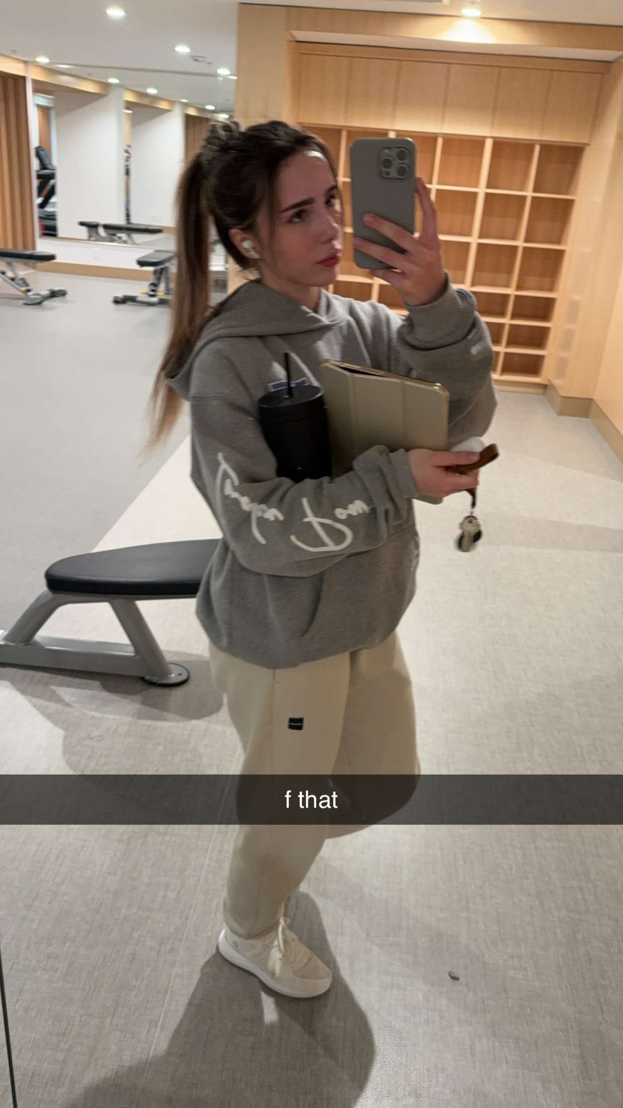 meelahrobbins snapchat image archive image