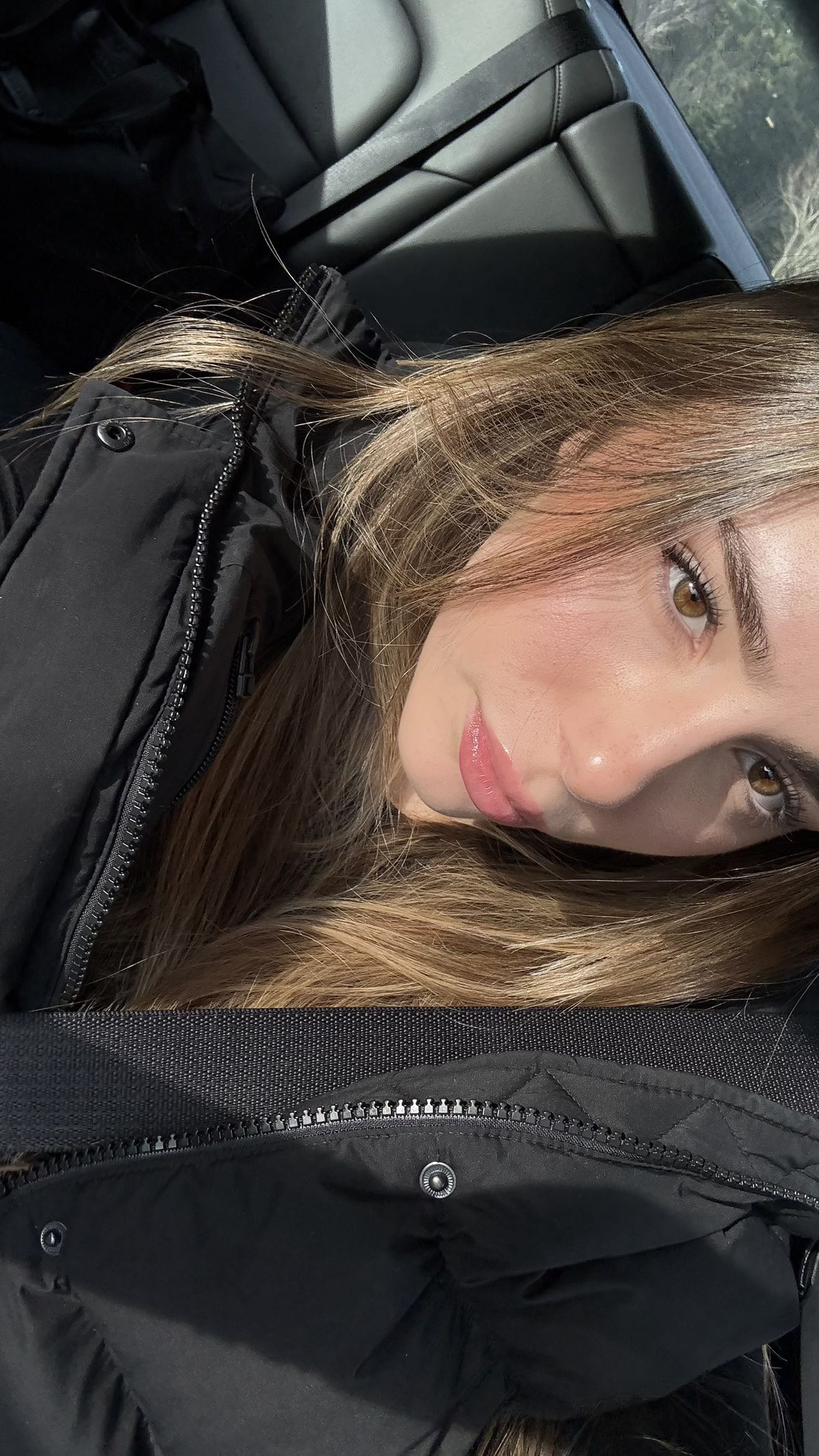 meelahrobbins snapchat image archive image