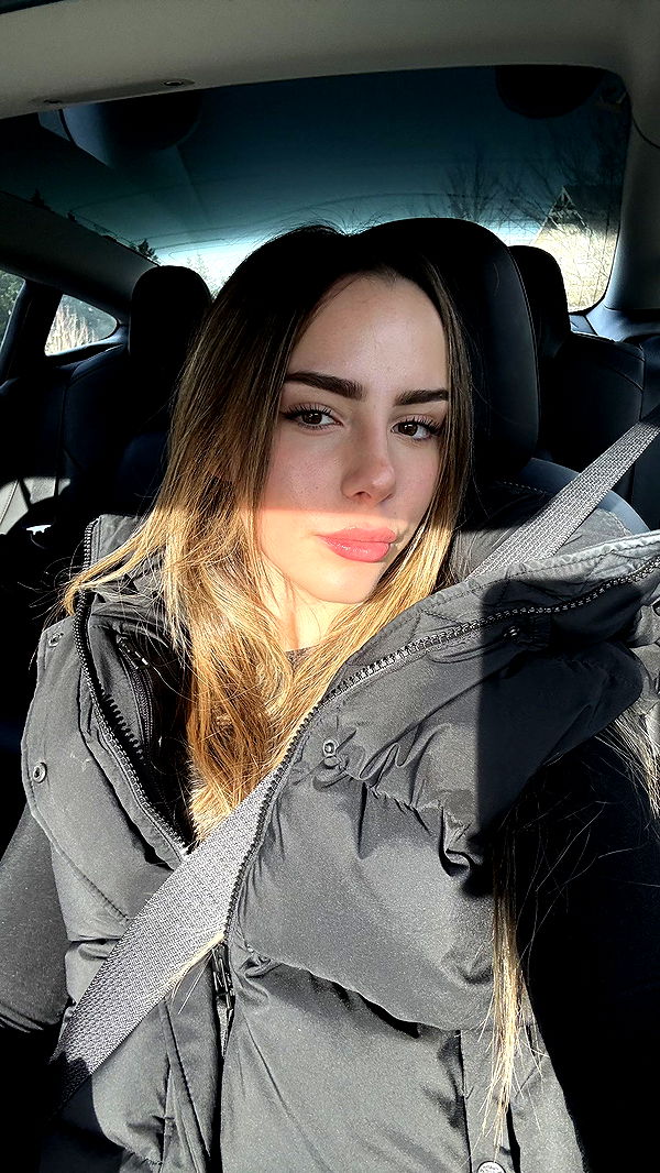 meelahrobbins image ~ Altpins