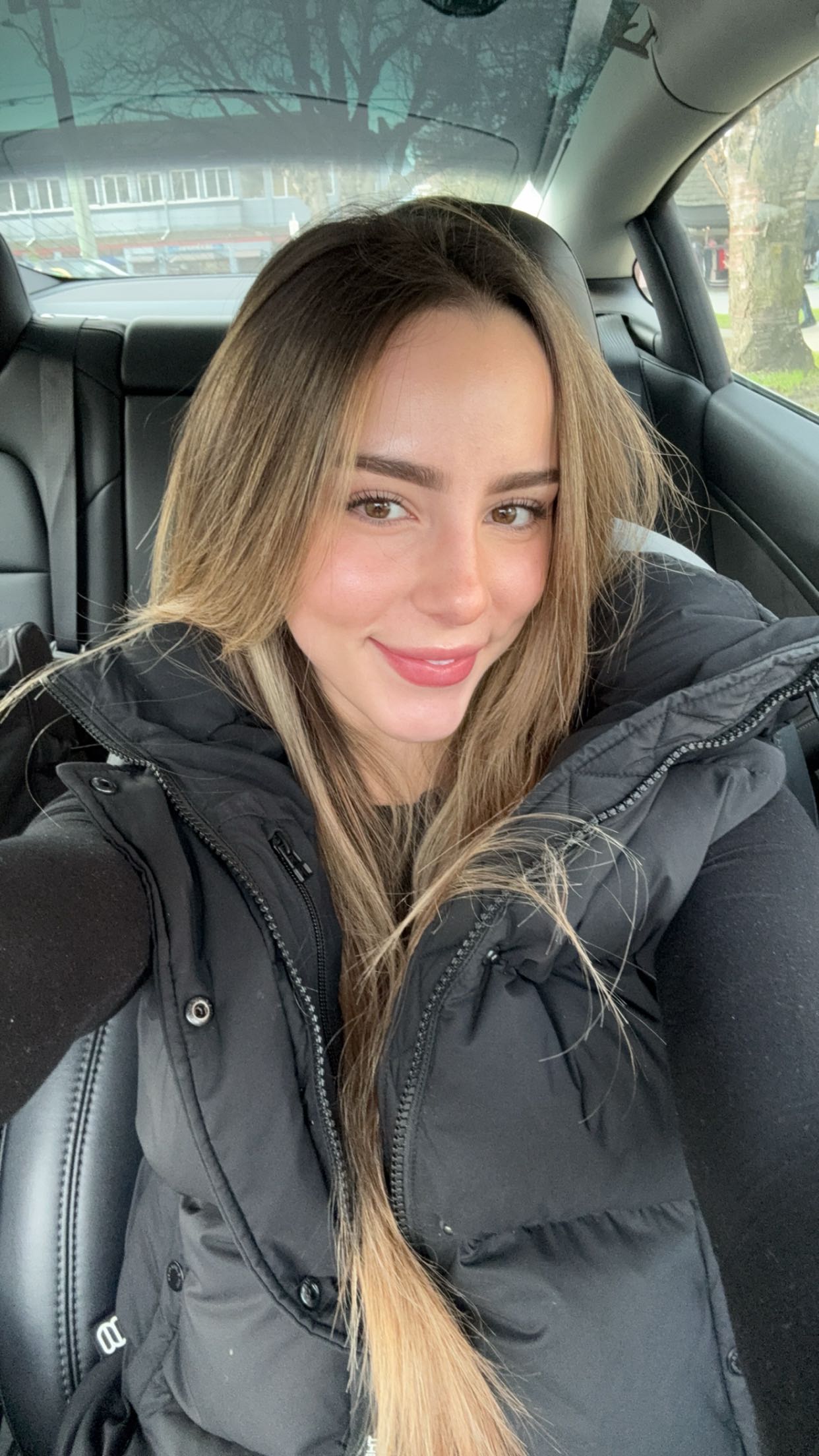 meelahrobbins snapchat image archive image